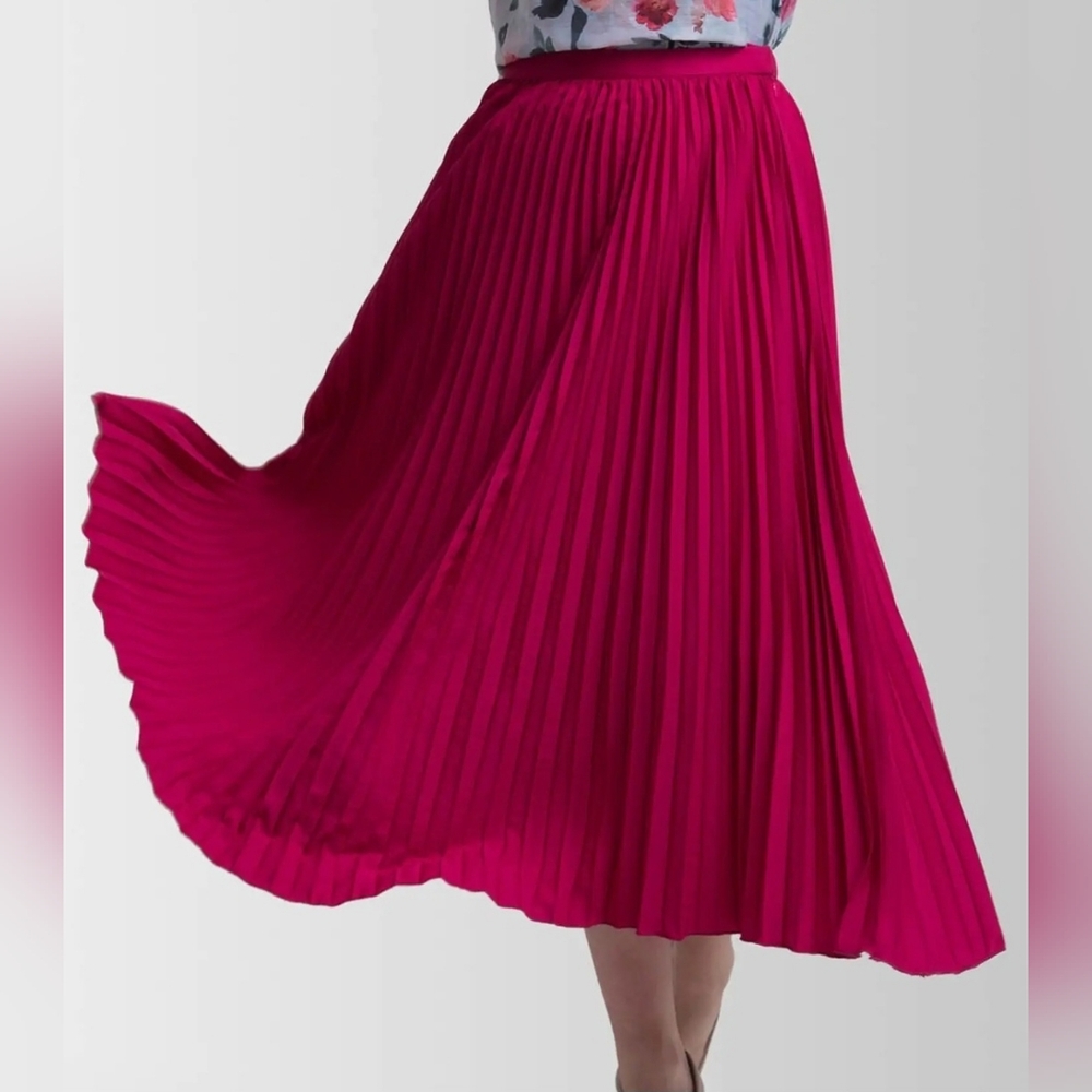 Fable Street Chic Pleated Fuchsia A-Line Skirt
